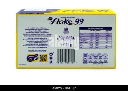 Largs, Ecosse, UK - janvier 02, 2018 : l'arrière de marque Cadury flocons de chocolat dans un emballage recyclable en conformité avec les lignes directrices recyclage au Royaume-Uni. Banque D'Images