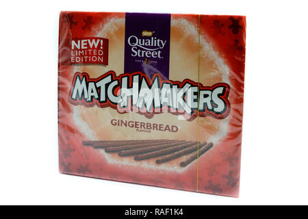 Largs, Ecosse, UK - janvier 02, 2018 : Quality Street bonbons de marque de jumelage d'épices dans un emballage recyclable en partie en ligne avec UK recycl Banque D'Images