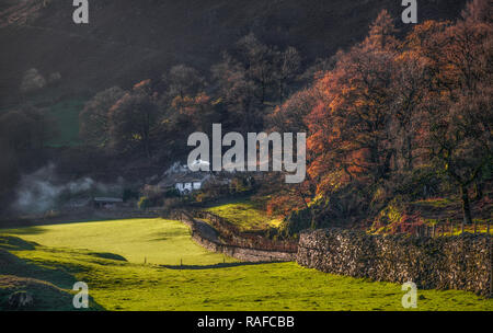 Lakeland cottages traditionnels à faible Tilberthwaite dans Cumbria Banque D'Images