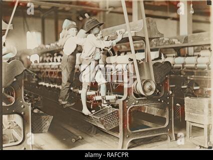 Mâle rouge Garçons, Macon, Géorgie, W. Lewis Hine (américain, 1874 - 1940), Macon, Géorgie, Etats-Unis, Janvier 1909 repensé Banque D'Images