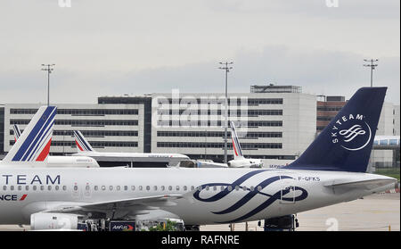 L'équipe Sky Air France ,avion Aéroport Roissy Charles de Gaulle, Paris, France Banque D'Images