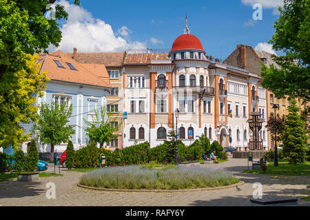 Park dans le centre-ville de Targu Mures, Roumanie Banque D'Images