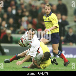 Twickenham, l'Angleterre, l'Investec Défi. 17 novembre 2001 l'Angleterre v Roumanie - Twickenham. Austin Healey. Fra v ROM, 2001 [crédit obligatoire, Peter Spurrier/ Intersport Images] Banque D'Images