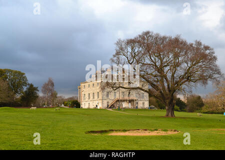 Lieu Beckenham, un hôtel particulier de style palladien, Georgian House, situé dans un parc d'être converti pour l'usage public après avoir été un terrain de golf depuis de nombreuses années Banque D'Images