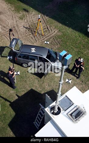 Kriminaltechnisches Institut, KTI, Forensic Science Institute, arpenteur de scène de crime, avec l'aide d'un scanner laser 3D A Banque D'Images