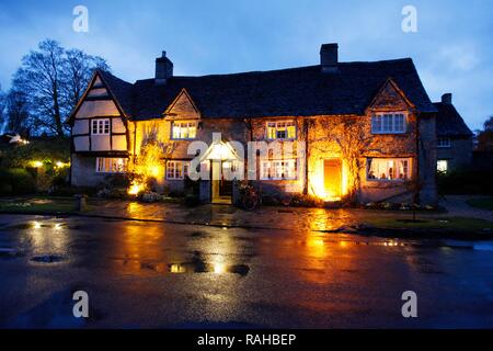 Old Swan et Minster Mill historic hotel et restaurant à Minster Lovell, Oxfordshire, en Grande-Bretagne, en Europe Banque D'Images