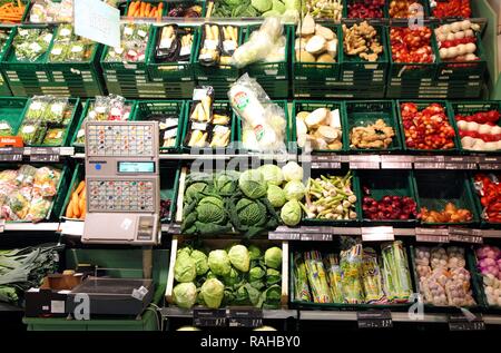 Compteur de légumes, self-service, ministère de l'alimentation, supermarché Banque D'Images