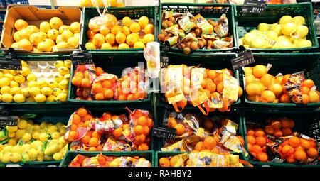 Fruits tropicaux, de libre-service, de l'alimentation ministère, supermarché Banque D'Images