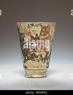 Bécher, l'Est de la Méditerranée, fin du 1er - début du 2e siècle, verre, 10,1 cm (4 in.). Repensé Banque D'Images