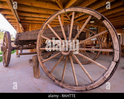 L'un des wagons d'origine pour voyager à travers le trou dans la roche, Sentier Bluff Fort, Bluff, Utah. Banque D'Images