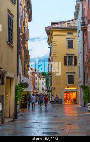 Maisons dans la zone piétonne, de la vieille ville, Trento, Trentino, Tyrol du Sud, Italie Banque D'Images
