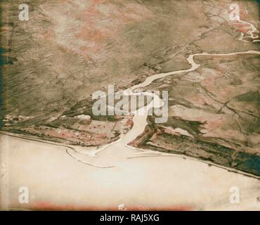 L'air vues de Palestine. Entrée de la Jordanie dans le lac de Génésareth. Le nord de l'extrémité du lac. 1931, les cours d'eau, Israël repensé Banque D'Images