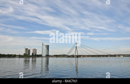 Vanu Bridge et Daugava. Riga, Lettonie Banque D'Images