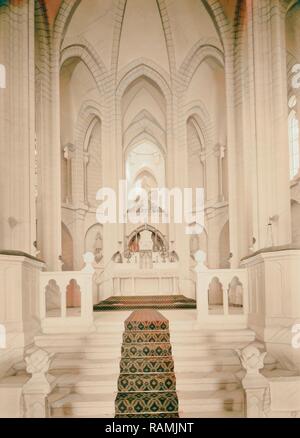 Eglise française et orphelinat de "Jésus de Nazareth" de l'adolescent. Basilique de l'intérieur des prises plus près jusqu'à l'autel. 1940 repensé Banque D'Images