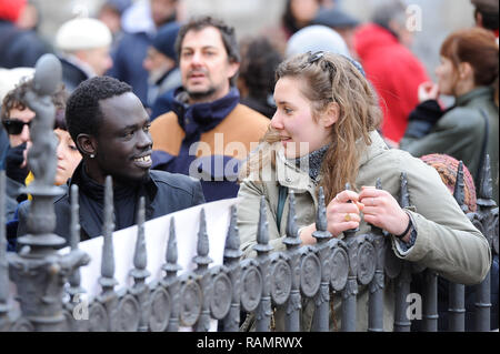 Foto LaPresse - Guglielmo Mangiapane 04/01/19 ITA Palerme Cronaca della decisione Manifestazione un soutien del sindaco di Palerme Leoluca Orlando di il sospendere decreto sicurezza. Nella foto : un momento della manifestazione Photo LaPresse - Guglielmo Mangiapane 04/01/19 ITA Palerme News manifestation en faveur de la décision du maire de Palerme Leoluca Orlando de suspendre le "decreto sicurezza". Dans l'image : les personnes qui font preuve d' Banque D'Images