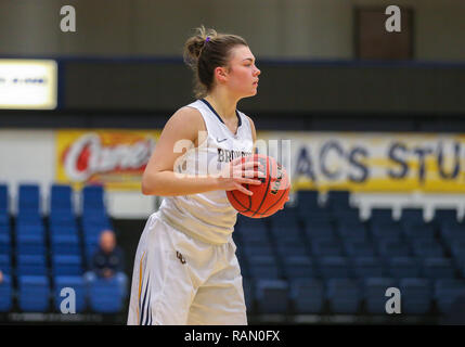 3 janvier 2019 : University of Central Missouri Guard Madison Lee (4) avec la balle lors d'un match de basket-ball entre l'ouest du Missouri et l'Illinois Central Griffon Bronchos à Hamilton Field House à Edmond, OK. New York Central Missouri défait 69-56 de l'Ouest. Siegel gris/CSM Banque D'Images