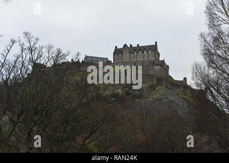 Edinburgh, Ecosse, Royaume-Uni. 4 janvier, 2019. Le ministre de la santé publique Joe FitzPatrick s'associe à la pratique de l'accès d'Édimbourg Street Outreach pharmacien à la foule autour d'Édimbourg. Le service fournit des soins de santé primaires essentiels pour les patients sans abri. Des scènes de l'endroits où les sans-abri sont vus dans et autour. Edinburgh, UK - 4 janvier 2019. Crédit : Colin Fisher/Alamy Live News Banque D'Images