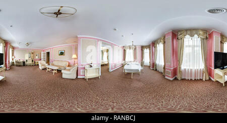 Vue panoramique à 360° de MINSK, BELARUS - Juillet 14, 2016 : Panorama de l'intérieur de la chambre en rose style de couleur. 360 par 180 degrés sphérique transparente panora