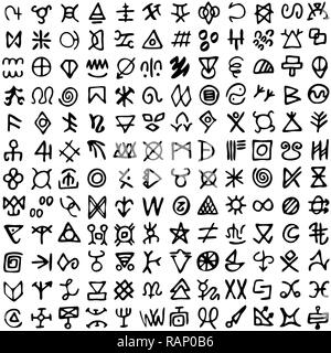 Ensemble de symboles runes. Symboles occultes anciens vikings, comme des lettres sur blanc Illustration de Vecteur