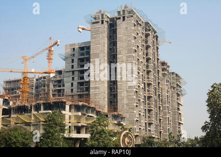 Pune, Maharashtra / INDE - Octobre 2015 : Travaux de construction dans la ville de Pune, Inde. Banque D'Images