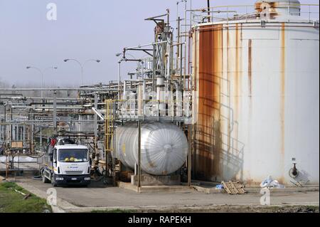 Oxem raffinerie à Mezzana Bigli (Pavie, Italie), la production de biodiesel, de carburant diesel écologique végétale huile découlant principalement de l'huile de colza et de soja transformation Banque D'Images