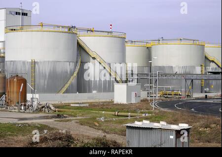 Oxem raffinerie à Mezzana Bigli (Pavie, Italie), la production de biodiesel, de carburant diesel écologique végétale huile découlant principalement de l'huile de colza et de soja transformation Banque D'Images