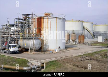 Oxem raffinerie à Mezzana Bigli (Pavie, Italie), la production de biodiesel, de carburant diesel écologique végétale huile découlant principalement de l'huile de colza et de soja transformation Banque D'Images