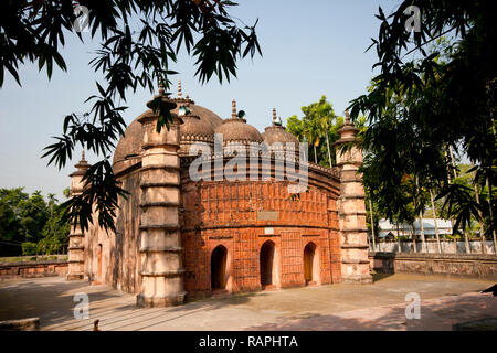 Mosquée Atiya. Il est situé dans le village d'Atiya en vertu de l'Delduar Thana dans dans le district, à environ six kilomètres au sud de la capitale du district. Banque D'Images