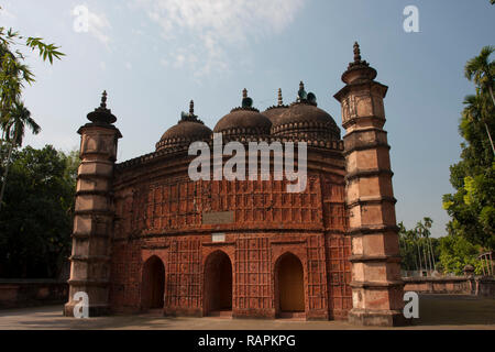 Mosquée Atiya. Il est situé dans le village d'Atiya en vertu de l'Delduar Thana dans dans le district, à environ six kilomètres au sud de la capitale du district. Banque D'Images