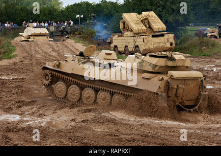 La démonstration d'un véhicule blindé tout terrain, à Duxford British War Museum Banque D'Images