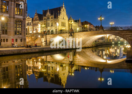 Graslei, un quai dans le centre-ville historique de Gand, Flandre orientale, Belgique Banque D'Images
