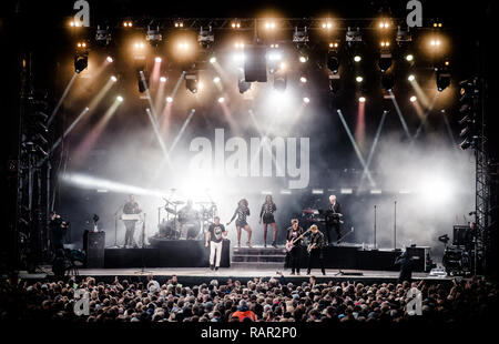 Le groupe de new wave Anglais Duran Duran effectue un concert live au Danish Music Festival 2016 NorthSide à Aarhus. Ici chanteur Simon Le Bon a vu sur scène avec le reste de la bande. Le Danemark, 19/06 2016. À l'exception du Danemark. Banque D'Images