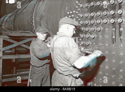 Eddystone, Pennsylvania Railroad - pièces détachées. Baldwin Locomotive Works. Chaudronnier et de travail d'aide sur la locomotive repensé Banque D'Images