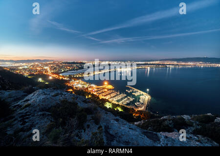 Vue panoramique de la ville de Cagliari de la 'saddle du diable' hill Banque D'Images