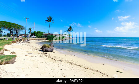 Kahaluu, Hawaii - 24 Déc., 2018 : la plage vue à Kualoa Regional Park, Oahu, Hawaii Banque D'Images