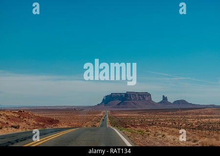 Les buttes de grès rouge connu sous le nom de Monument Valley sur l'Arizona/Utah border Banque D'Images