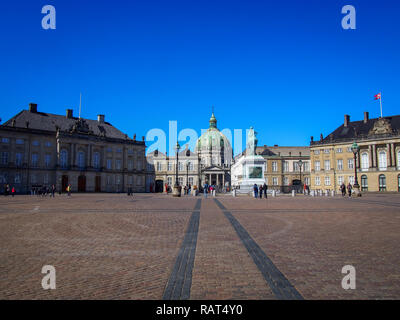 Copenhague, Danemark, 11 avril 2016 à : Place du Palais d'Amalienborg au printemps Banque D'Images