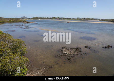 À au nord le long de la rivière Myall de Swinging Bridge, Port Stephens, de l'Australie. Banque D'Images