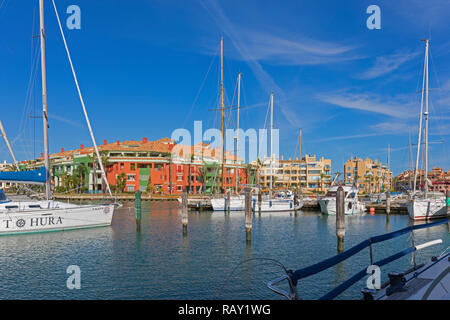 Sotogrande, près de San Roque, la Province de Cádiz, Andalousie, Espagne du sud. Le port de plaisance. Banque D'Images