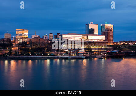 Centre-ville de Knoxville, à l'aube. Knoxville, Tennessee, USA. Banque D'Images