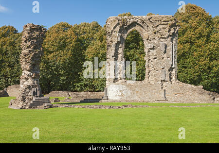 Neath Abbey ruins (12ème siècle), Neath Port Talbot, Pays de Galles, Royaume-Uni Banque D'Images