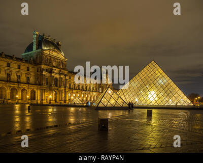 PARIS, FRANCE - 2 décembre 2018 : Le Musée du Louvre à Paris le pays le plus visite museum Banque D'Images