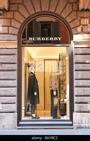 ROME, ITALIE - 21 août 2018 : Magasin Burberry, Via Condotti, Rome Ville Banque D'Images