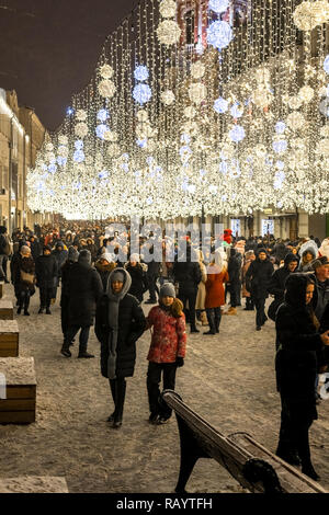 Moscou, Russie - 2 janvier. 2019. Les célébrations de Noël sur une masse Bolshaya Nikitskaya street Banque D'Images