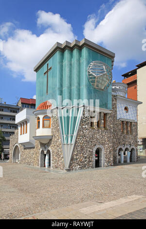 SKOPJE, Macédoine - Septembre 17 : Memorial House de Mère Teresa à Skopje le 17 septembre 2012. Museum and Memorial House de Mère Teresa Humanita Banque D'Images