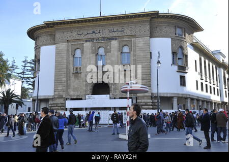 Mars Rabat de millions de Marocains tenir drapeaux marocains Date 13-Mar-2016 Banque D'Images