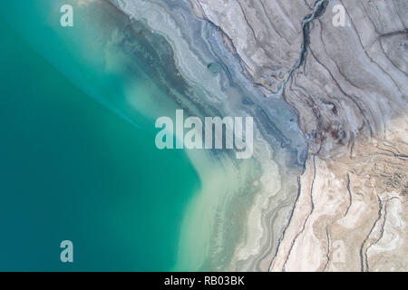 Beijing, Chine. 8Th apr 2018. Photo prise en Cisjordanie le 8 avril 2018 montre l'eau éloignée de la Mer Morte. Credit : Guo Yu/Xinhua/Alamy Live News Banque D'Images