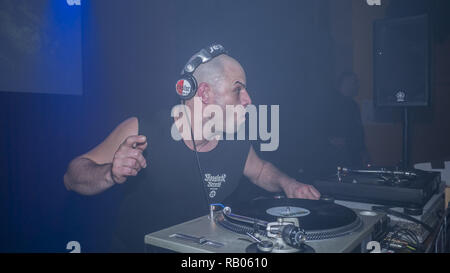 Madrid, Madrid, Espagne. 5e Jan, 2019. David Vunk chef de l'italo disco musique électronique pour la première fois à Madrid, Espagne à la discothèque la place la noche del sol. Credit : Alberto Sibaja SOPA/Images/ZUMA/Alamy Fil Live News Banque D'Images