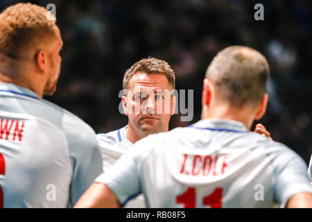 Glasgow, Royaume-Uni. 5e jan 2019. Jour 2 de l'action de l'FansBet 6 étoiles tournoi au SSE Hydro dans Glasgow. Partie 6 - l'Angleterre contre l'Ecosse Angleterre demander un temps d'arrêt et à 4-0 vers le bas besoin de trier eux-mêmes s'ils sont de revenir au jeu. Le capitaine Michael Owen ne tout le parler) au cours de l'étoile 6 tournoi dans Glasgow Crédit : Colin Poultney/Alamy Live News Banque D'Images