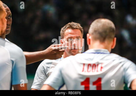 Glasgow, Royaume-Uni. 5e jan 2019. Jour 2 de l'action de l'FansBet 6 étoiles tournoi au SSE Hydro dans Glasgow. Partie 6 - l'Angleterre contre l'Ecosse Angleterre demander un temps d'arrêt et à 4-0 vers le bas besoin de trier eux-mêmes s'ils sont de revenir au jeu. Le capitaine Michael Owen ne tout le parler) au cours de l'étoile 6 tournoi dans Glasgow Crédit : Colin Poultney/Alamy Live News Banque D'Images